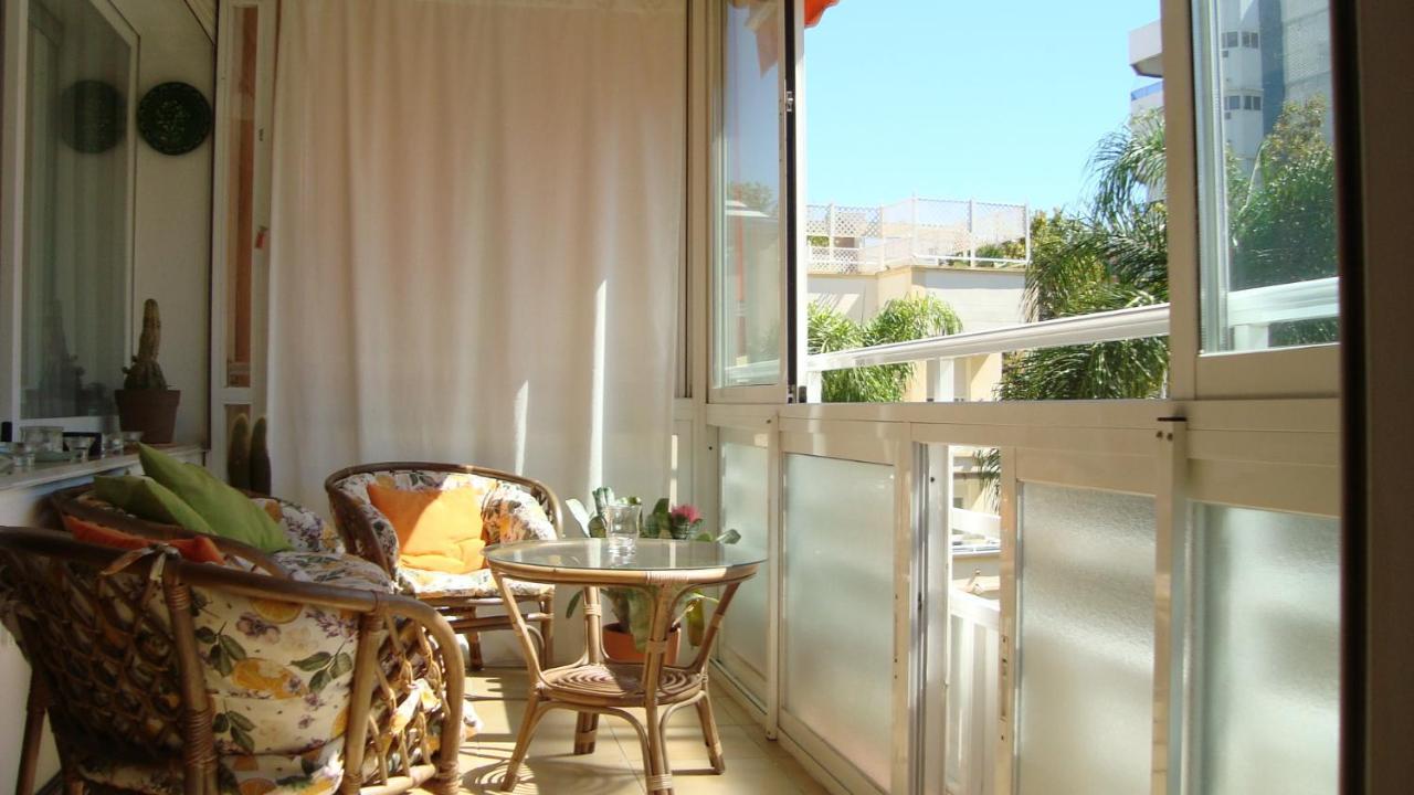 Apartamento La Carihuela - Urb. Eurosol Apartment Torremolinos Luaran gambar