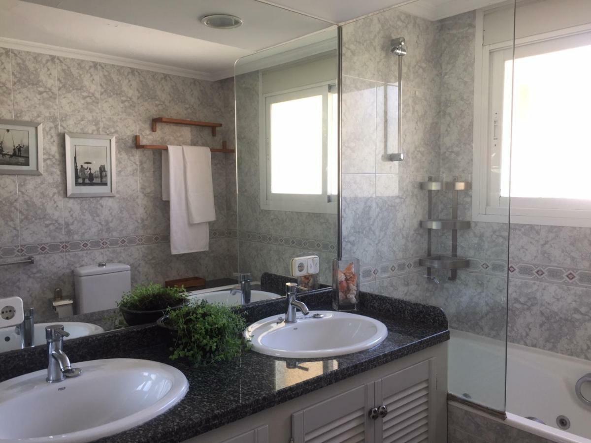 Apartamento La Carihuela - Urb. Eurosol Apartment Torremolinos Luaran gambar